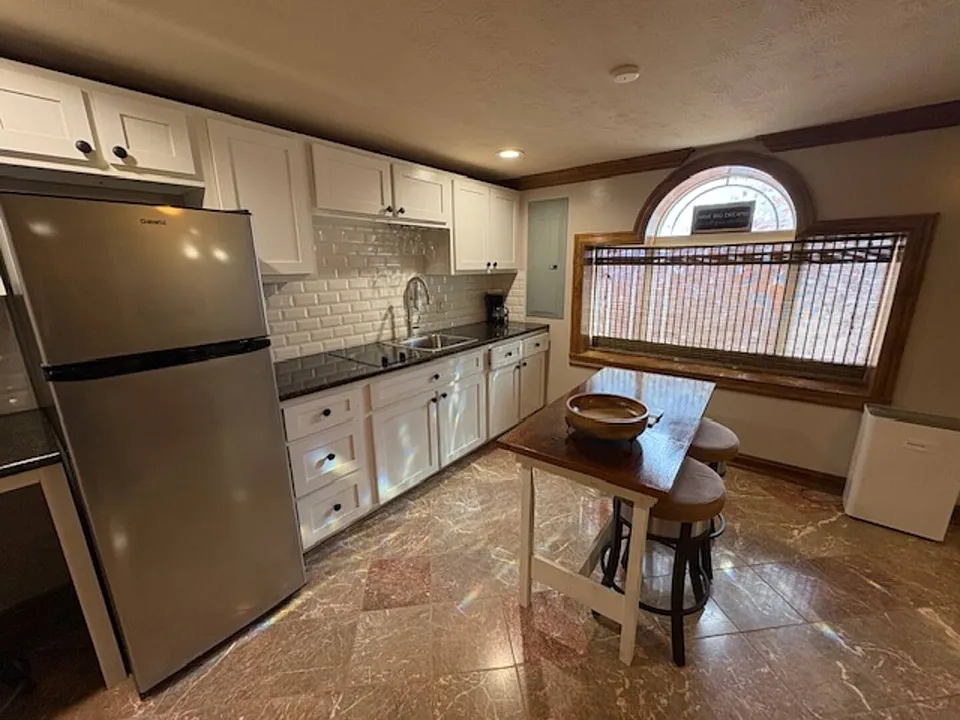 335 N Peachtree Ave #5COMMERCIAL