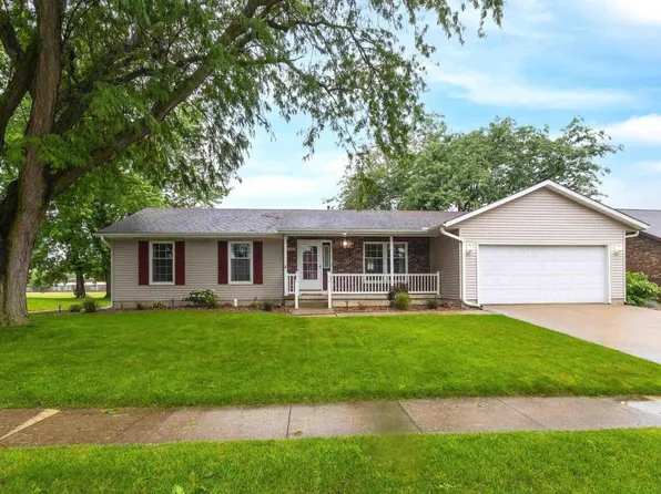 1103 Brookview Dr, De Witt, IA 52742