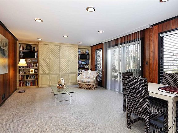 2nd image of 3 Saratoga Ct