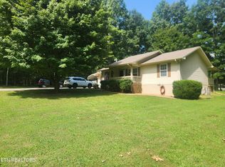 340 Birchwood Dr, Crossville, TN 38555