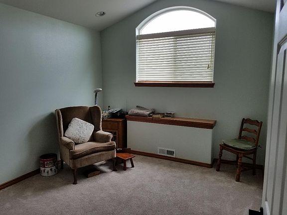 4th image of 5611 Old Settler Dr