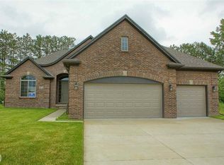 50736 Summit View Dr, Macomb, MI