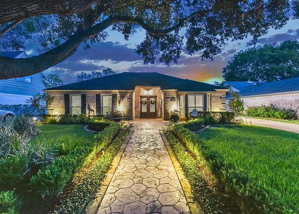 1st image of 20227 Laurel Lock Dr