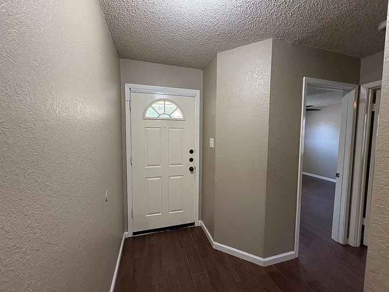 2902 Sabinal Trl — Photo 2
