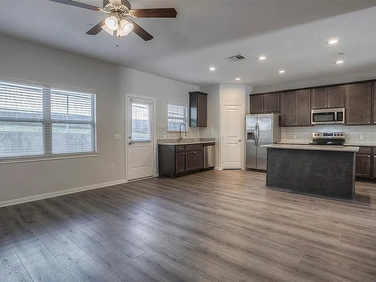 1419 Avenue N #2 — Photo 8