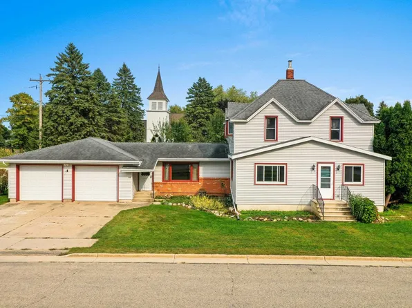 206 Solomon St, Lena, WI 54139