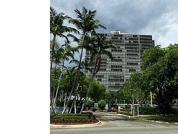 5th image of 3731 N Country Club Dr APT 324