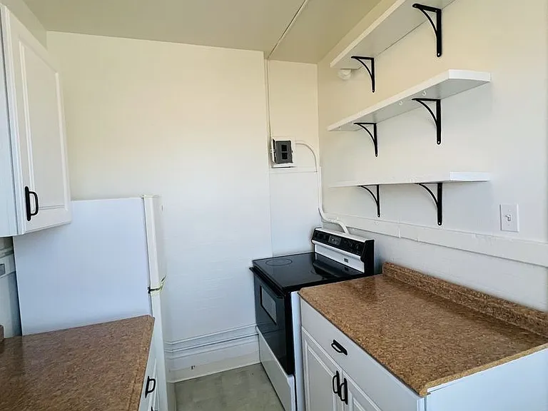 RH Blackstone — Photo 7