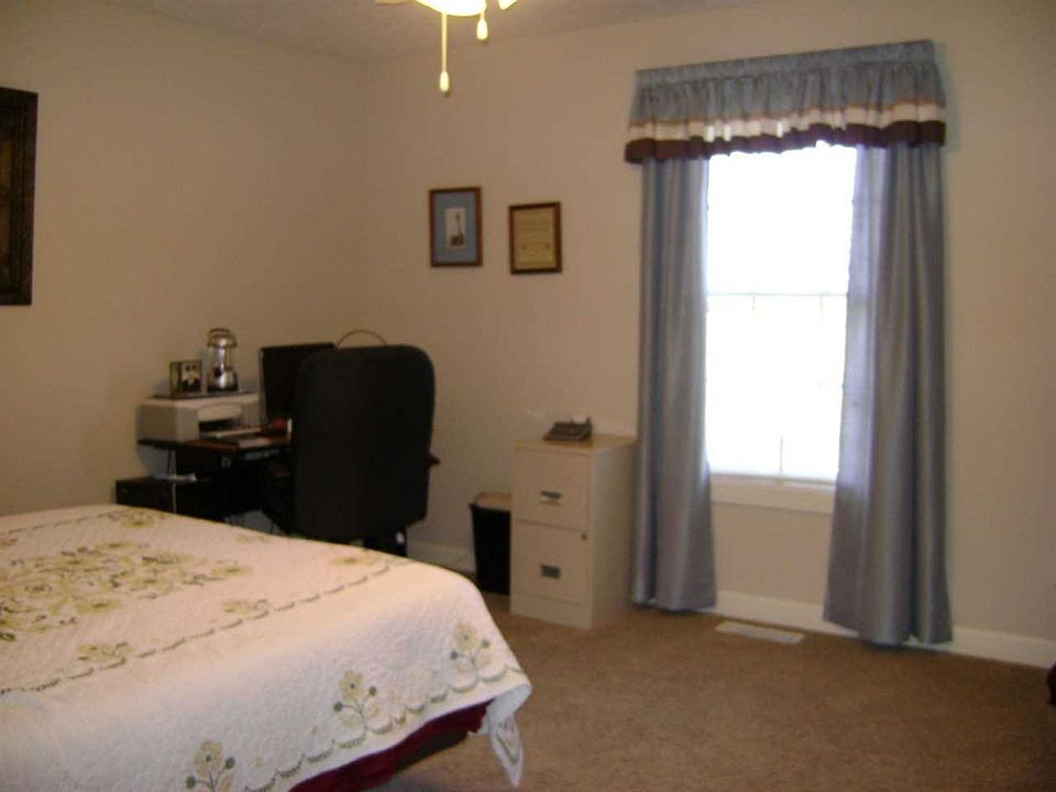 507 S 8th Ave Haubstadt, IN, 47639 Apartments for Rent Zillow