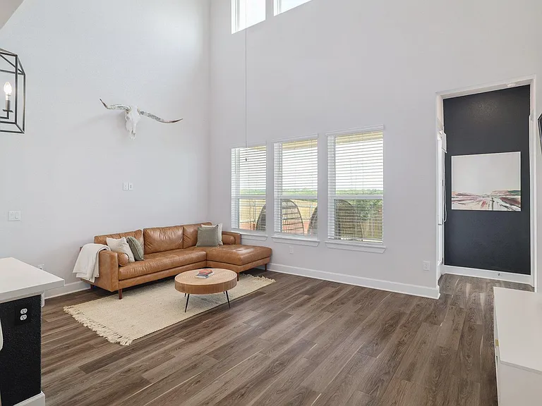 4906 Seadrift Dr — Photo 6