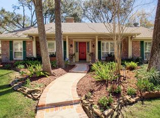 10203 Green Tree Rd, Houston, TX 77042