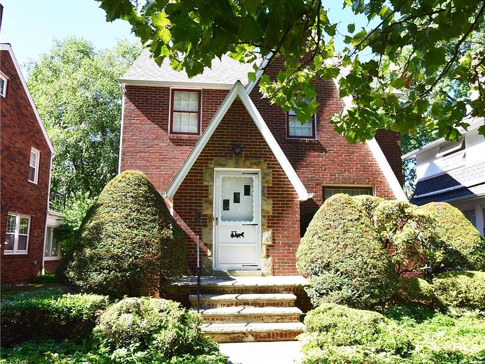 1st image of 150 E 212th St