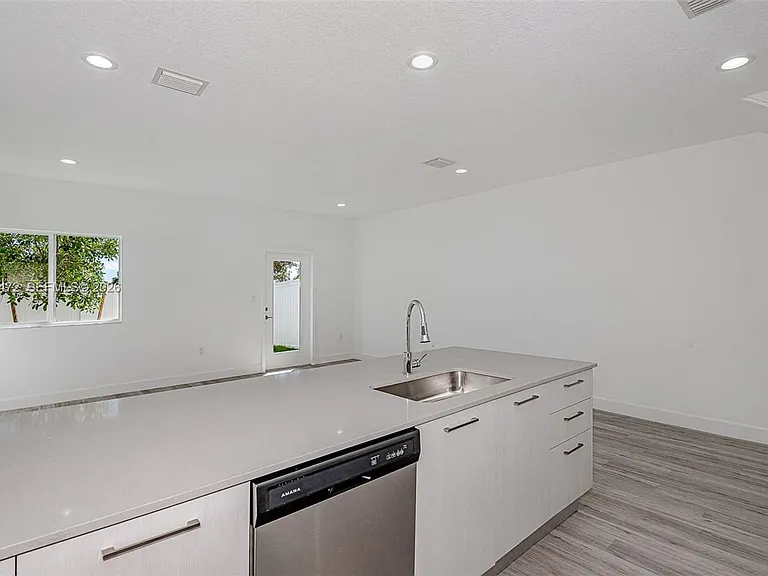 355 NW 30th Ave #601 — Photo 4
