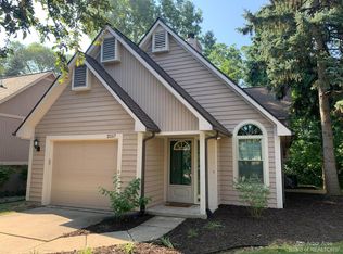 2557 Country Village Ct, Ann Arbor, MI