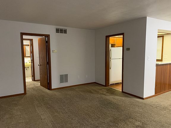 4th image of 120 S Russell St #M