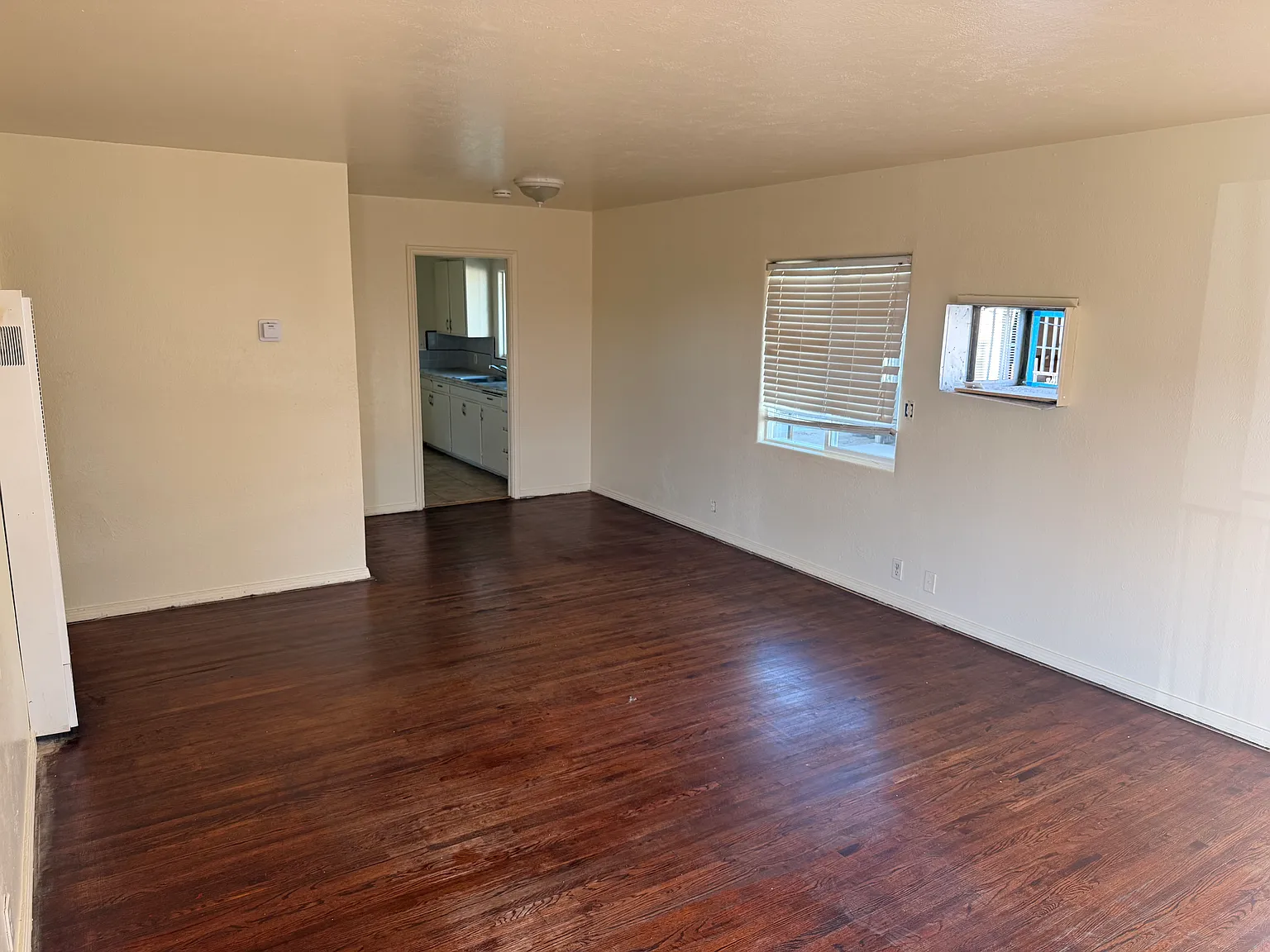 4 bed, 2490 sqft, $1,300 — Photo 3