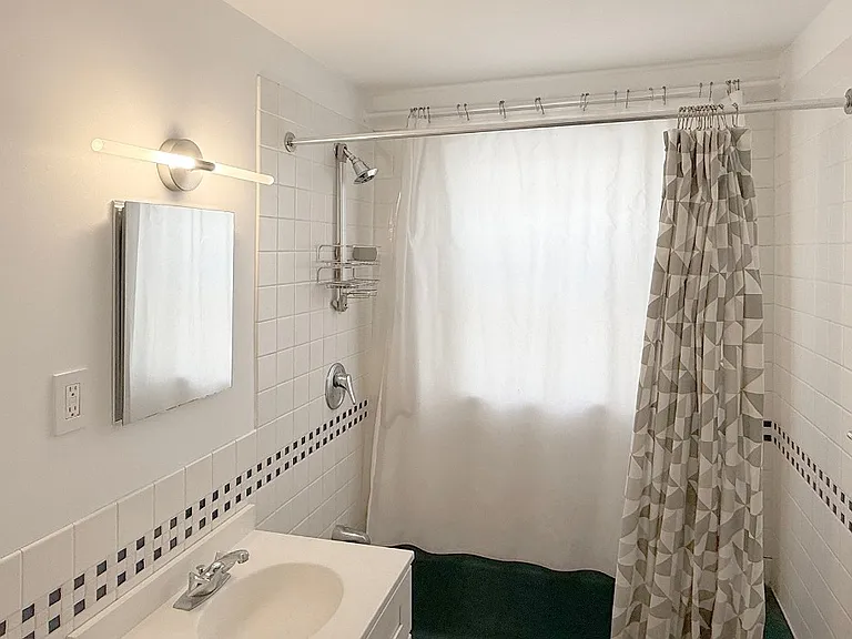 8 Adams Ter #2 — Photo 14