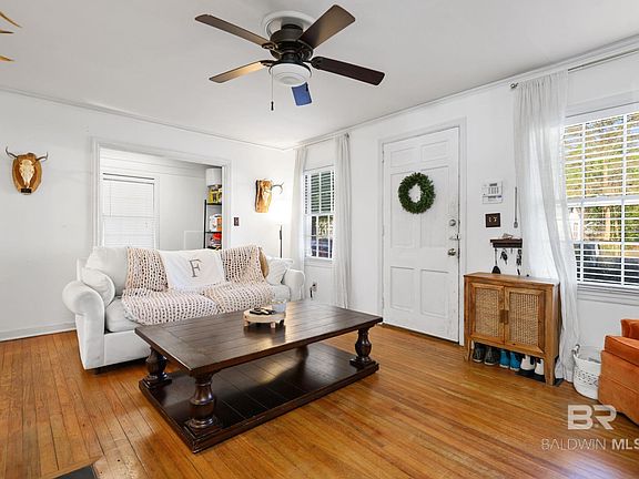 5th image of 202 Morgan Ave