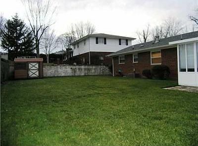 2nd image of 1923 Oakridge Dr