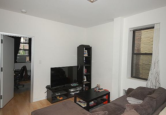 4th image of 346 E 15th St APT 4