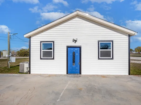 147 Western Lake Dr, Weatherford, TX 76087
