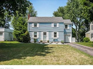 27 Knollwood Rd, West Hartford, CT 06110