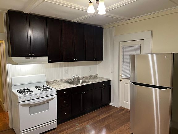 2nd image of 20 Arlington St Unit 2