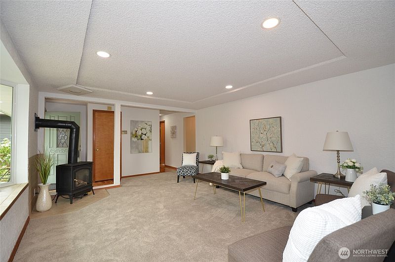 3rd image of 14712 Broadway Avenue