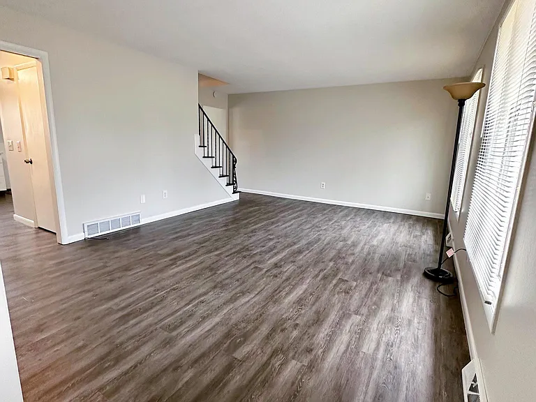 5729 Cresthaven Ln — Photo 8