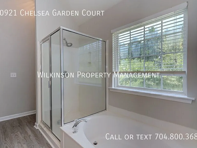 10921 Chelsea Garden Ct — Photo 28