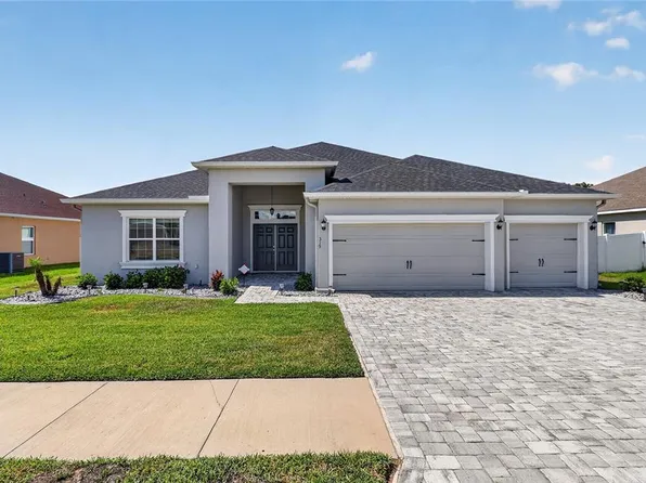 319 Travelers Creek Dr, Auburndale, FL 33823