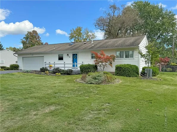 24 Casa Dr, Rochester, NY 14623