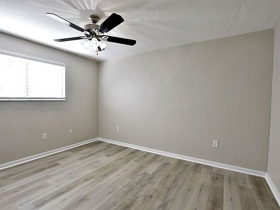 2nd image of 4131 SW 31st St #204