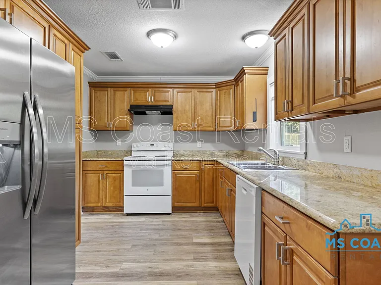 1612 Gordon Ave — Photo 10