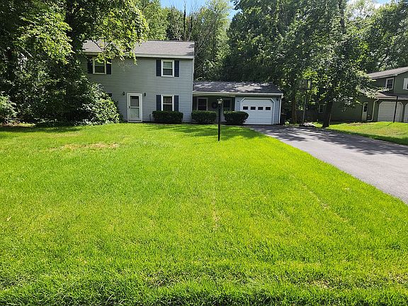 2nd image of 9 Huntwood Dr