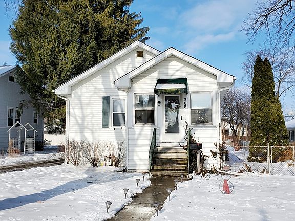 2nd image of 208 W Kenilworth Ave