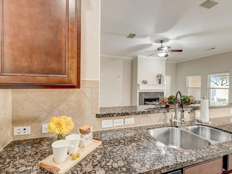 7219 Palmito Ranch Dr — Photo 23