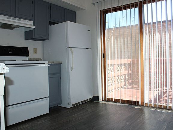4th image of 1984 N Salem Ave #0