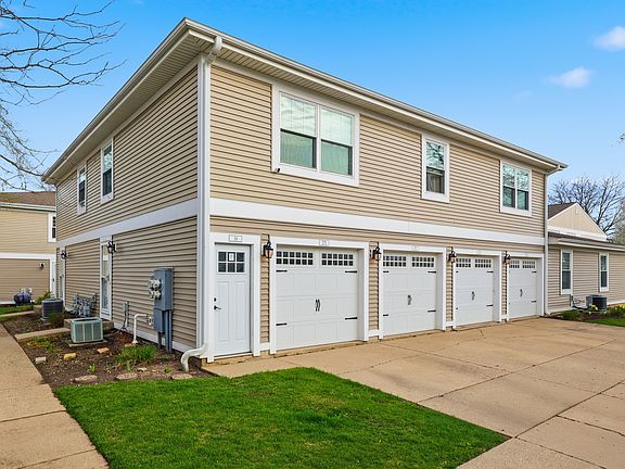 2nd image of 377 Farmingdale Cir