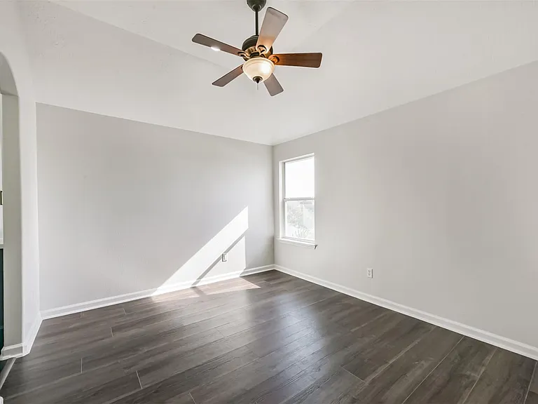 2315 Bending Spring Dr — Photo 37