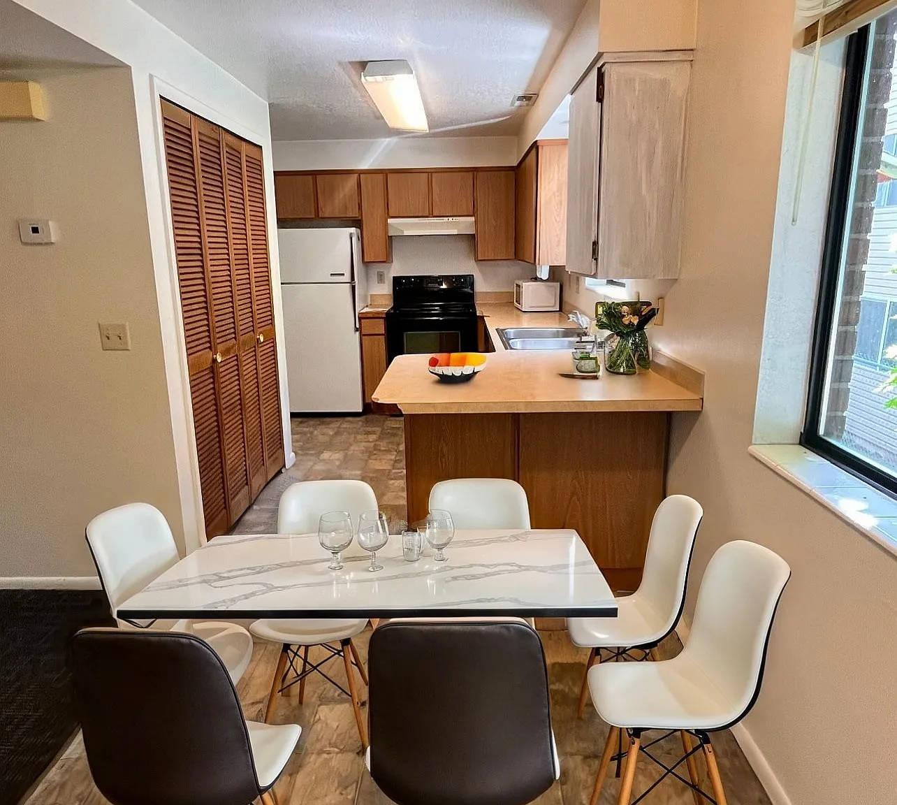 3 bed, 1.5 bath, $1,295 — Photo 1