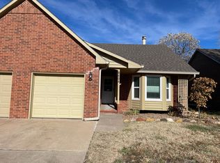 9404 E Longlake St, Wichita, KS 67207