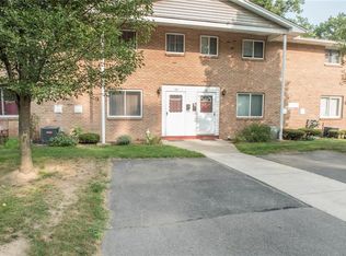 100 Woodhill Dr, Rochester, NY 14616