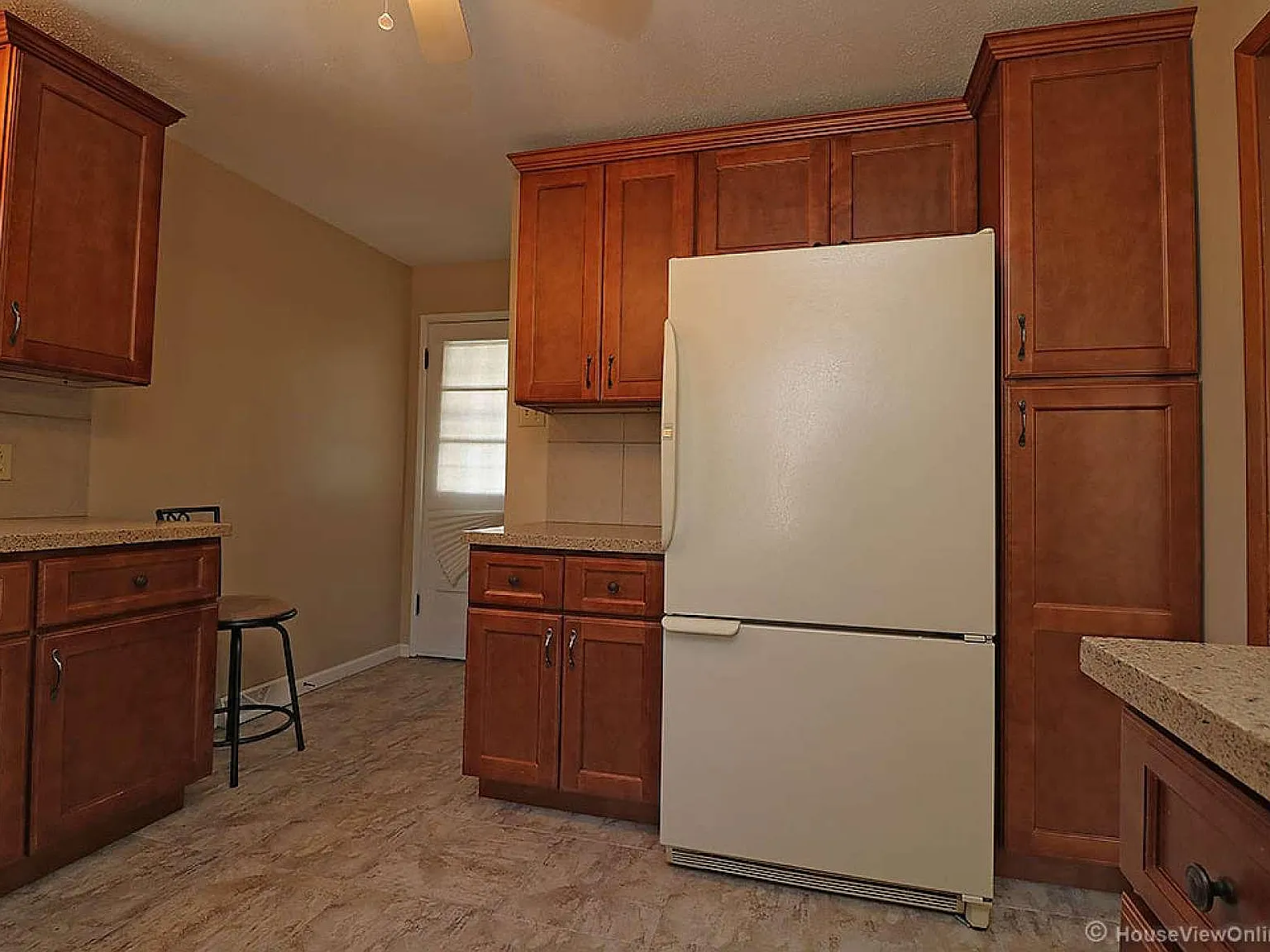 3 bed, 1336 sqft, $1,300 — Photo 4