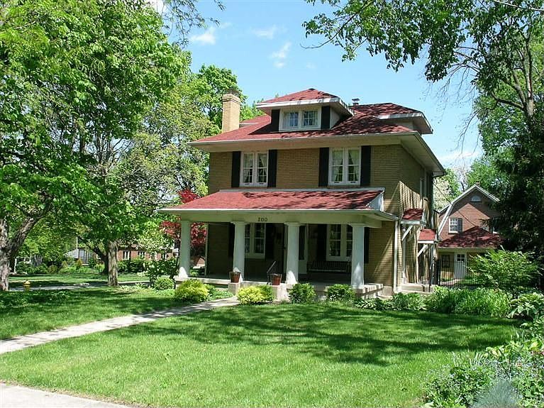 1st image of 300 Oakwood Ave