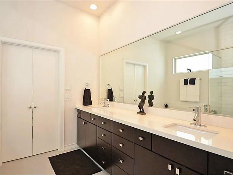 2713 Clay St — Photo 17