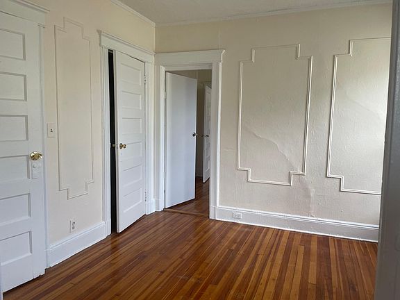 4th image of 253 S 5th Ave #2