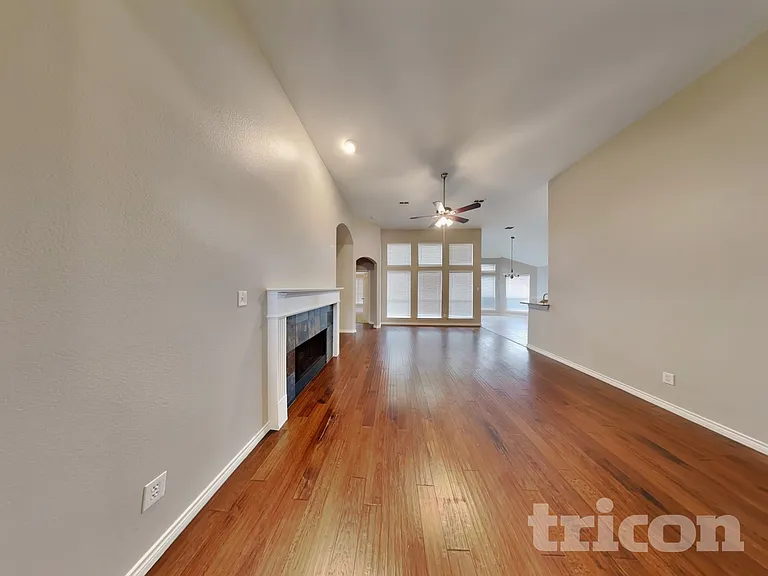 5337 Warm Springs Trl — Photo 2