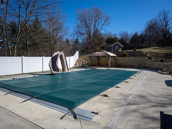 3rd image of 1432 Hickory Hollow Rd NE