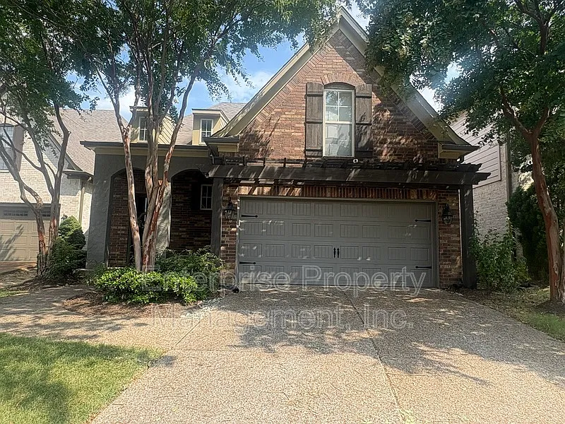 886 Winter Leaf Dr